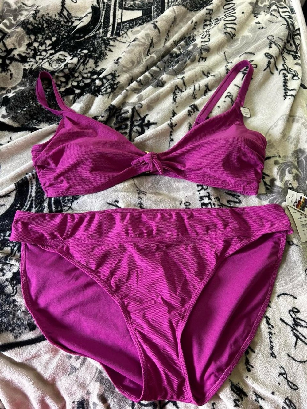 Time & Tru Women's Magenta Bikini Set - Classic Two-Piece Swimwear